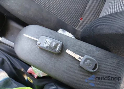 2001 Volkswagen Jetta Wolfsburg z USA, uszkodzony, nr VIN 3VWPD69M21M169816